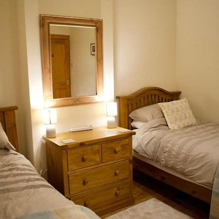 Newly Refurbed Home With Free Parking Édimbourg Extérieur photo