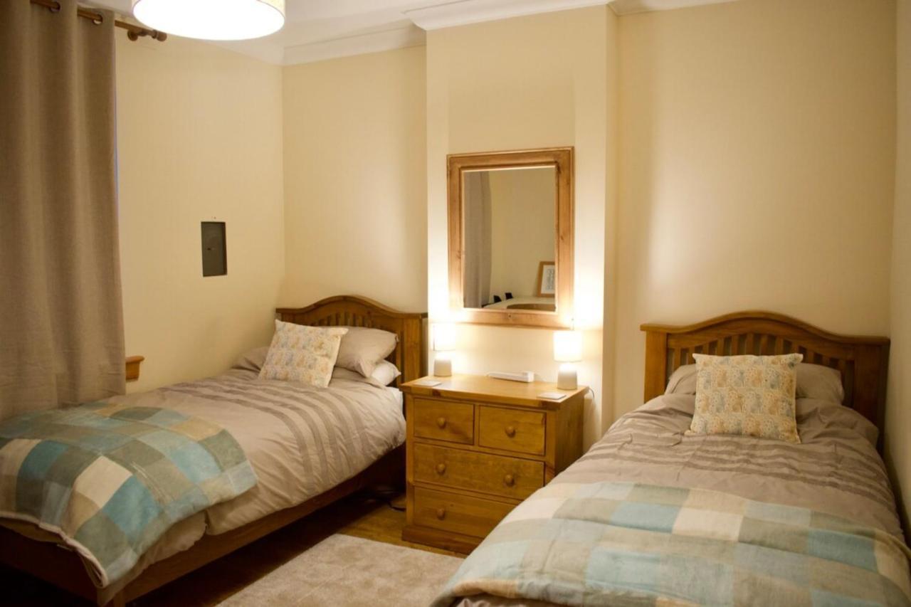 Newly Refurbed Home With Free Parking Édimbourg Extérieur photo